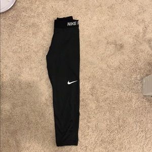 Nike Women’s Pro Crop Tights